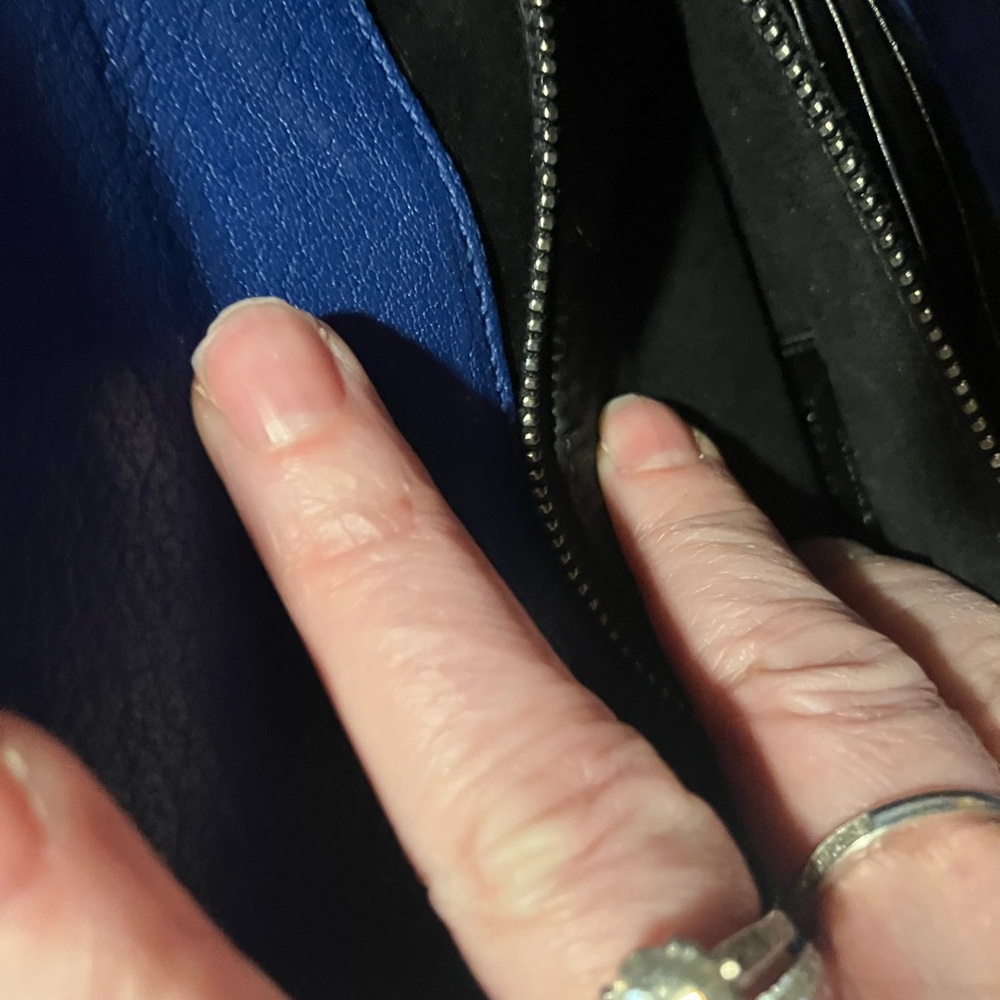 Saint Laurent Royal Blue WALLET ON A CHAIN - Picture 8 of 16